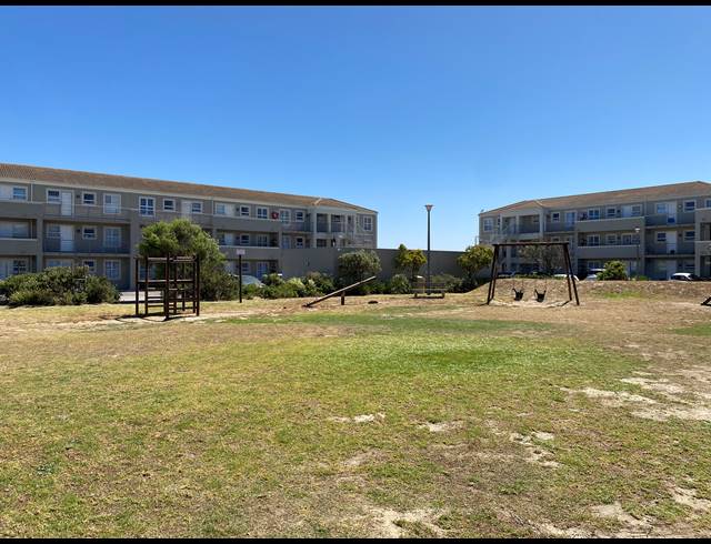 2 BEDROOM APARTMENT SOLD IN MELKBOSSTRAND CENTRAL